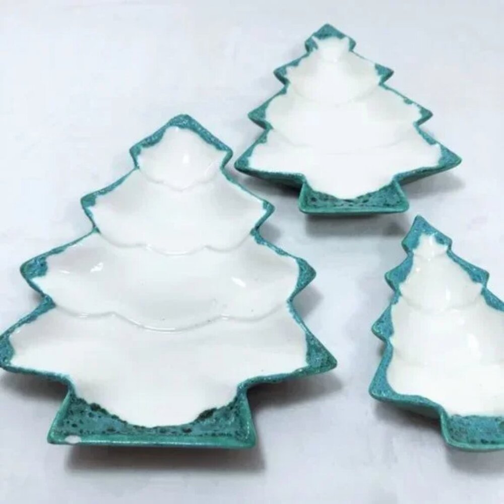 Vintage 80s Christmas Tree Nesting Dishes
